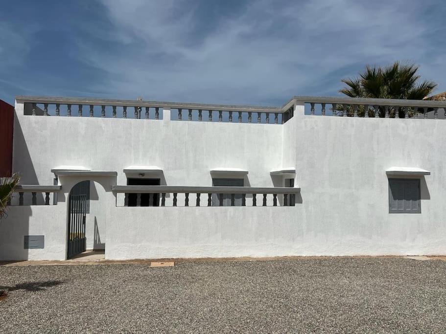 Beachside Bliss: Cozy Surf Villa Mirleft Exterior photo